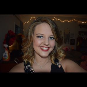 Meet your Posher, Bethany